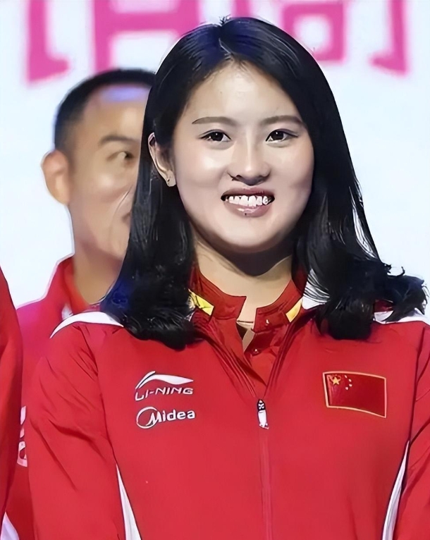 巴塞罗那观众热烈欢呼！，科维托娃迎来十赛季出色发挥观众掌声雷动